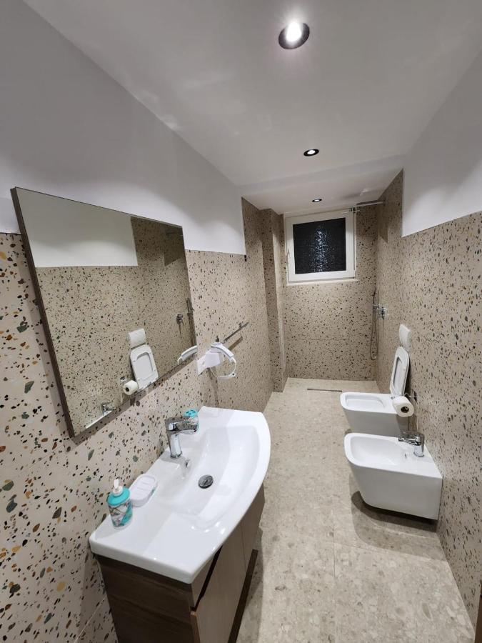 Pietro Guesthouse Тирана Экстерьер фото